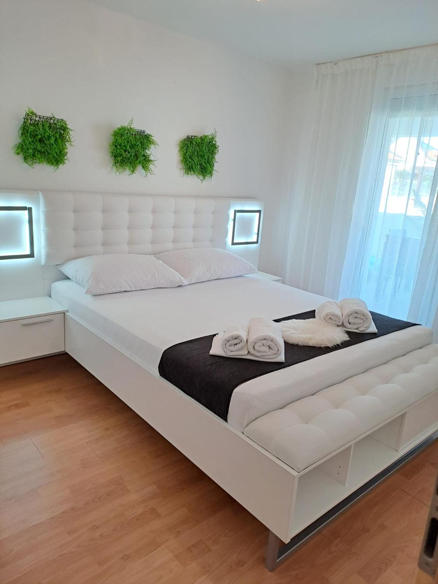שיבניק Apartman Dawidh מראה חיצוני תמונה