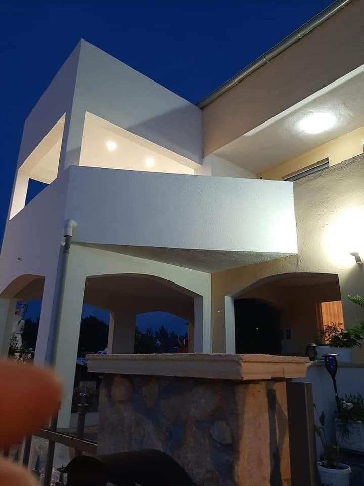 שיבניק Apartman Dawidh מראה חיצוני תמונה